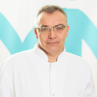 Profesor Ljubić obavio složenu operaciju korišćenjem NOTES tehnologije