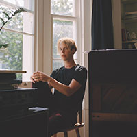 DAN ZALJUBLJENIH U BEOGRAD STIŽE RANIJE – TOM ODEL SUTRA U HALI SPORTOVA!